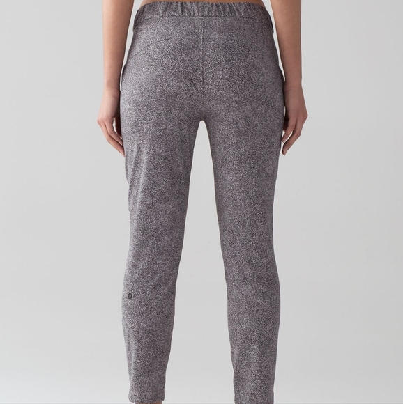 Lululemon On The Fly Pant - Picture 3 of 8